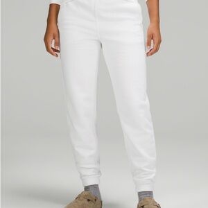 Lululemon scuba loungeful HR jogger white